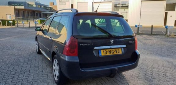 Peugeot 307 - 1