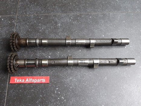 2x Alfa Romeo Nokkenas Nockenwelle 105020320001 Used - 0