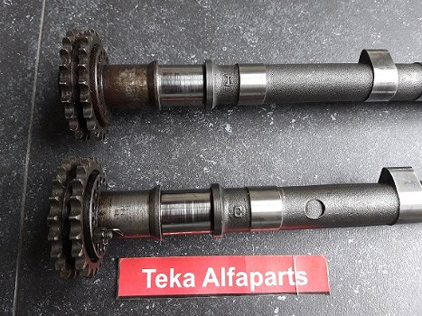 2x Alfa Romeo Nokkenas Nockenwelle 105020320001 Used - 1