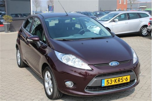 Ford Fiesta - 1.25 TITANIUM airco, radio cd speler, navigatie, elektrische ramen, lichtmetalen wiele - 1