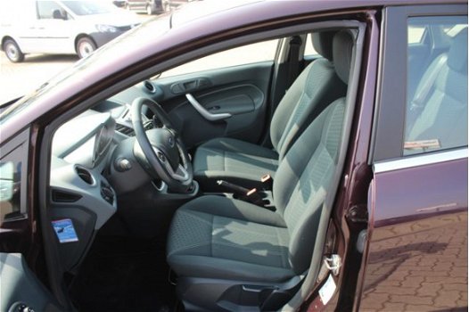 Ford Fiesta - 1.25 TITANIUM airco, radio cd speler, navigatie, elektrische ramen, lichtmetalen wiele - 1