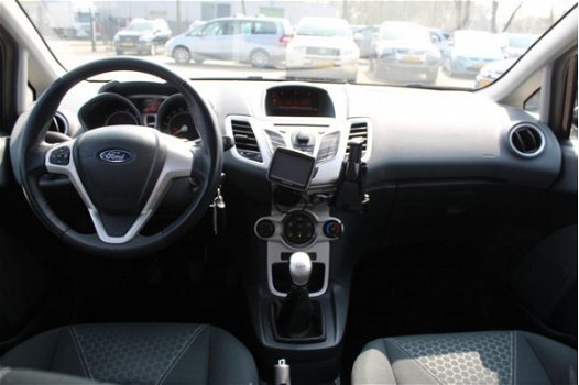 Ford Fiesta - 1.25 TITANIUM airco, radio cd speler, navigatie, elektrische ramen, lichtmetalen wiele - 1