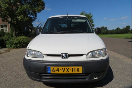 Peugeot Partner - 1.4i Benzine met Slechts 126000 km - 1