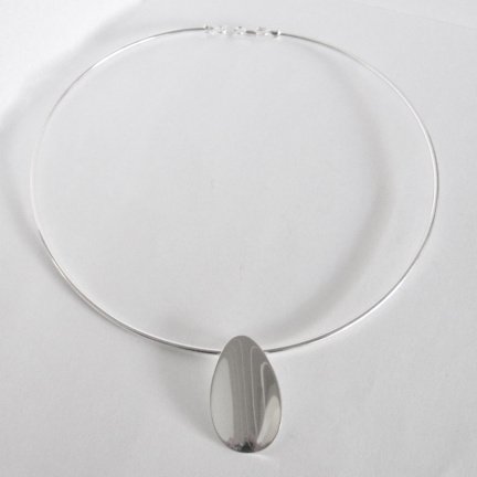 NIEUW Zilveren spangcollier ovale hanger INCLUSIEF VERZENDEN - nr. 1