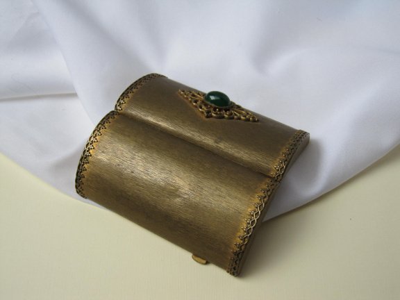 Doosje antiek bewerkt met groene steen 9.2x4.6 cm. - Afbeelding 3