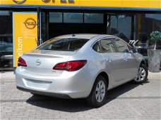 Opel Astra - 1.6CDTi S/S Design Edition sedan 4-drs Navi/LMV/Airco