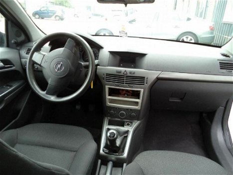 Opel Astra - 1.7 CDTi Essentia - 1