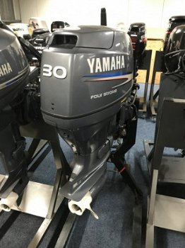 Yamaha F30 kortstaart - 2