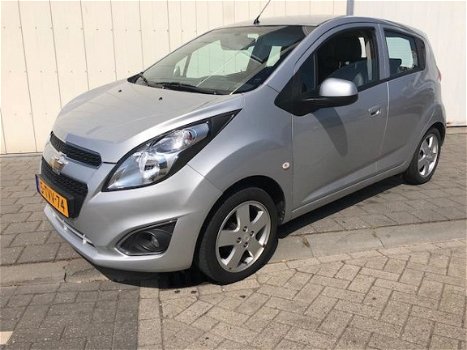 Chevrolet Spark - 1.0 16V LT in nieuwstaat zeer lage km stand - 1