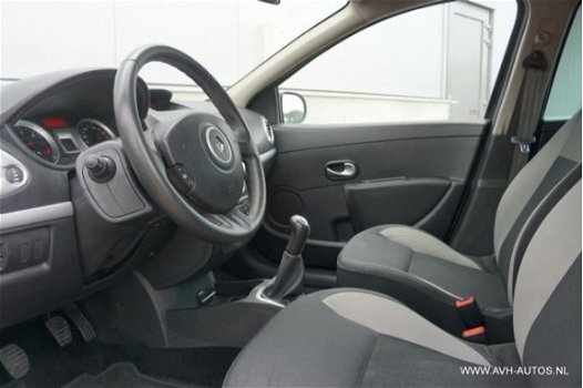 Renault Clio - 1.5 dci serie limitee parisiènne - 1