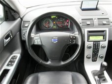 Volvo S40 - 1.6 D2 S/S BUSINESS PRO EDITION, Navigatie / Trekhaak / Parkeersensoren / Bluetooth / 17