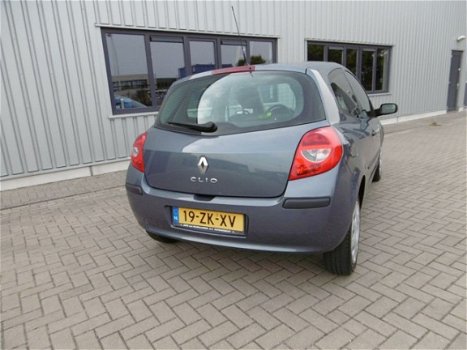 Renault Clio - 1.2-16V Special Line Airco Audio 2e Eigenaar - 1