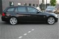 BMW 3-serie Touring - 318i Business Line - 1 - Thumbnail