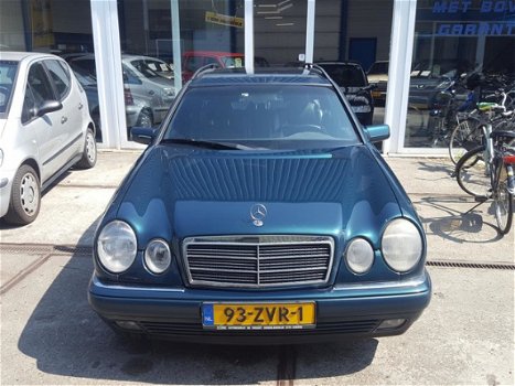 Mercedes-Benz E-klasse - E290 youngtimer - 1