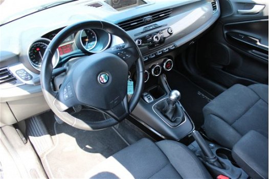 Alfa Romeo Giulietta - 1.4 T 170PK DISTINCTIVE | Navigatie | Climate Control | - 1