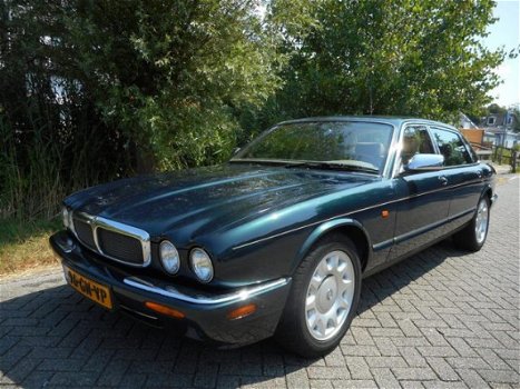 Daimler 4.0 - 4.0 V8 Super LWB 363pk Volledig onderhoud Navi Leder Etc - 1