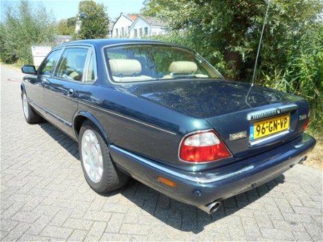 Daimler 4.0 - 4.0 V8 Super LWB 363pk Volledig onderhoud Navi Leder Etc - 1