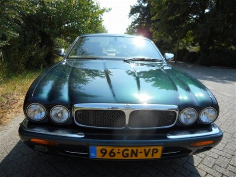 Daimler 4.0 - 4.0 V8 Super LWB 363pk Volledig onderhoud Navi Leder Etc - 1