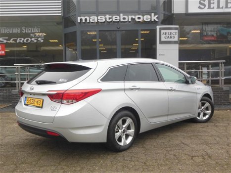 Hyundai i40 - 1.7 CRDi Business Edition NAVIGATIE - CAMERA - Nu met extra hoge inruil LED Staat in H - 1