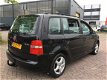 Volkswagen Touran - 1.6 16V FSI 5 Persoons - 1 - Thumbnail