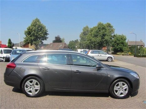 Opel Insignia Sports Tourer - 2.0cdti Eco. Ed. 156dkm Navi Clima Cruise Nwe APK - 1