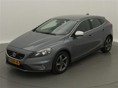 Volvo V40 - 2.0 D4 R-Design Business / 190 pk / airco-ecc / na vi / cruise / pdc / lmv - 1