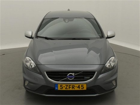 Volvo V40 - 2.0 D4 R-Design Business / 190 pk / airco-ecc / na vi / cruise / pdc / lmv - 1