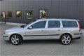 Volvo V70 - 2.3 R AWD Uniek in Topstaat, bijtel vriendelijk - 1 - Thumbnail