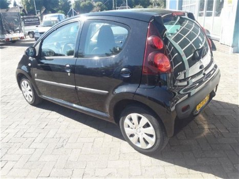 Peugeot 107 - 1.0 Envy - 1