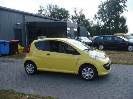 Peugeot 107 - 1.0 12V ZEER MOOI N.A.P 118512 KM APK 2020 - 1