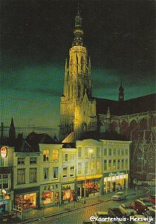 Breda Grote Markt met toren van de Grote Kerk