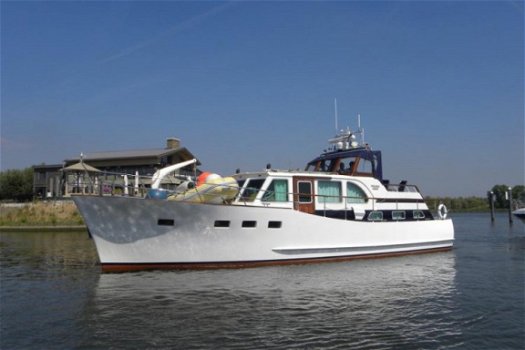 Classic Motor Yacht Thalassa - 3