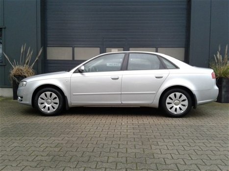 Audi A4 - 1.6 AANBIEDING, prijs is incl. 3 mnd GARANTIE!! Super nette A4 met o.a. schuif/ kant - 1