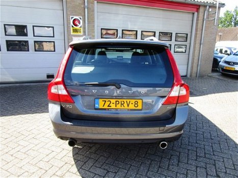 Volvo V70 - 2.0T R-EDITION dealer onderhouden - 1