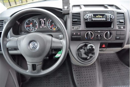 Volkswagen T5 - 2.0 TDi L1H1 radio, trekhaak, bluetooth - 1