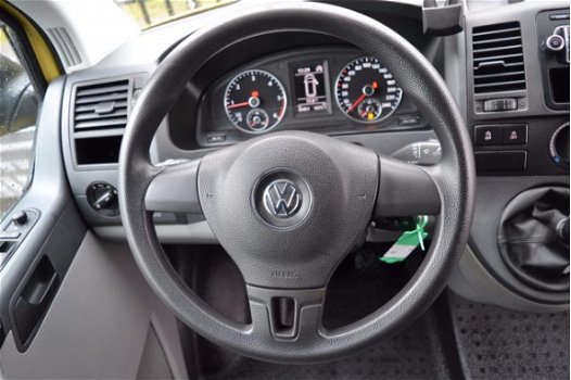 Volkswagen T5 - 2.0 TDi L1H1 radio, trekhaak, bluetooth - 1