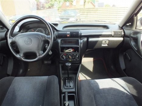Opel Astra - 1.6i Sprint Automaat 5-Deurs 1996 Stuurbekr >Nieuwe Distributier - 1