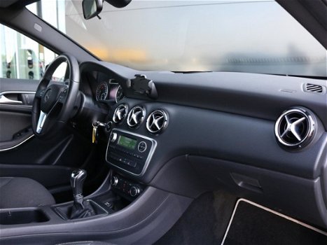 Mercedes-Benz A-klasse - A 180 Style | Xenon | Zitcomfortpakket | Airco |Parkeerassistent - 1