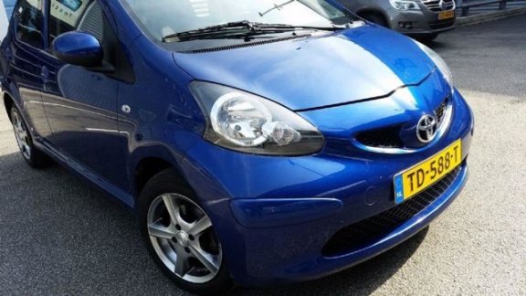 Toyota Aygo - 1.0/Airco/Elektra pakket/Nw Apk/Garantie/Handsfree Bel - 1