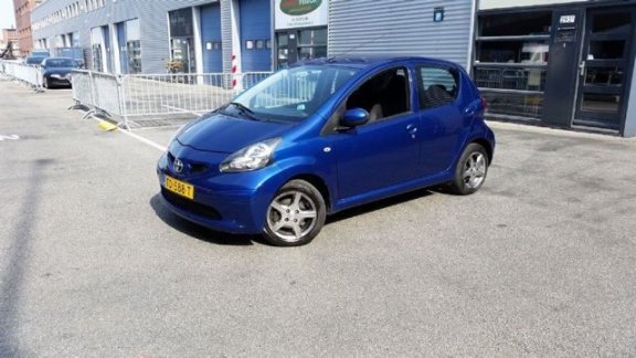 Toyota Aygo - 1.0/Airco/Elektra pakket/Nw Apk/Garantie/Handsfree Bel - 1