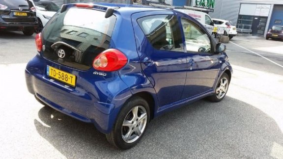 Toyota Aygo - 1.0/Airco/Elektra pakket/Nw Apk/Garantie/Handsfree Bel - 1