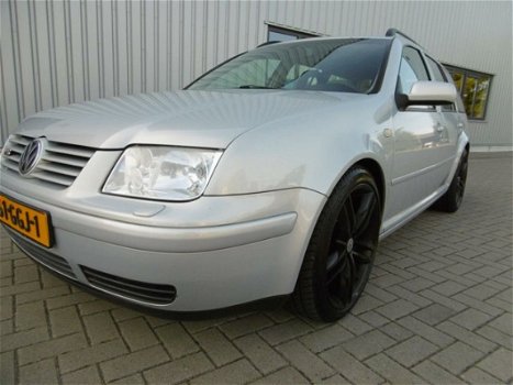 Volkswagen Bora Variant - 2.3 V5 Highline Airco Automaat - 1