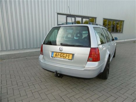 Volkswagen Bora Variant - 2.3 V5 Highline Airco Automaat - 1