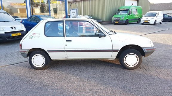 Peugeot 205 - 1.1 ACCENT U9 - 1