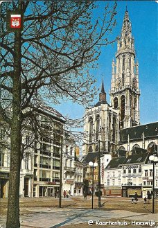 Belgie AntwerpenGroenplaats en toren O.L.Vr. Kathedraal