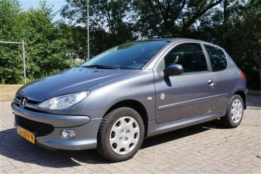 Peugeot 206 - 1.4 Génération met Airco en trekhaak - 1