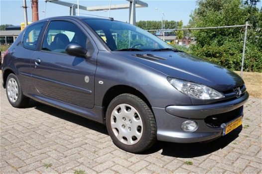 Peugeot 206 - 1.4 Génération met Airco en trekhaak - 1