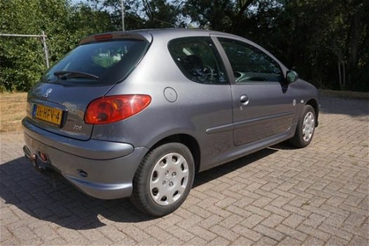 Peugeot 206 - 1.4 Génération met Airco en trekhaak - 1