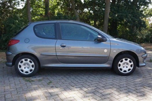 Peugeot 206 - 1.4 Génération met Airco en trekhaak - 1