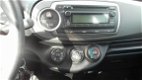 Toyota Yaris - 1.0 VVT-i Access - 1 - Thumbnail